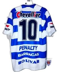 Camiseta diseñada por Penalty para el período 2003-2004